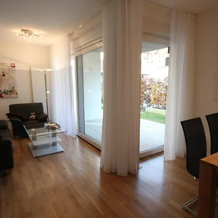 Warnemuende Captain Jonny 11042 * روستوك